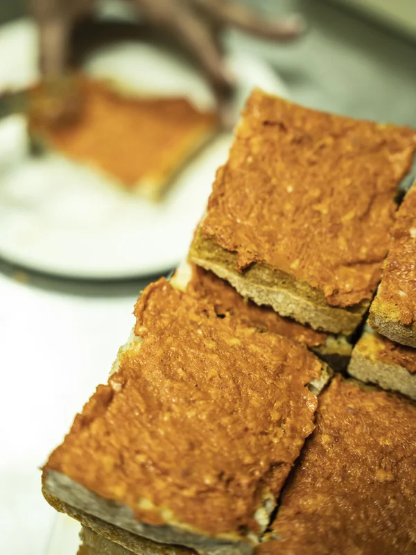 Montaditos de sobrasada sobre pan tostado